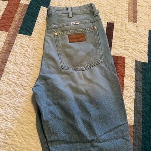 Wrangler Women’s Denim Blue Relaxed Jeans